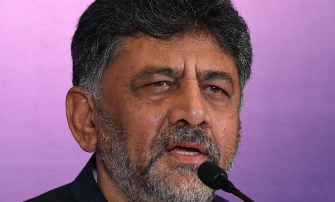 "दिल्ली में बोले डी.के. शिवकुमार: 'सत्ता बांटने पर नहीं होती सहमति', कर्नाटक नेतृत्व पर फिर गरमाई बहस"